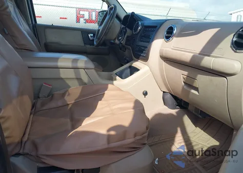 2005 Ford Expedition Eddie Bauer/King Ranch z USA, uszkodzony, nr VIN 1FMFU18595LA22066